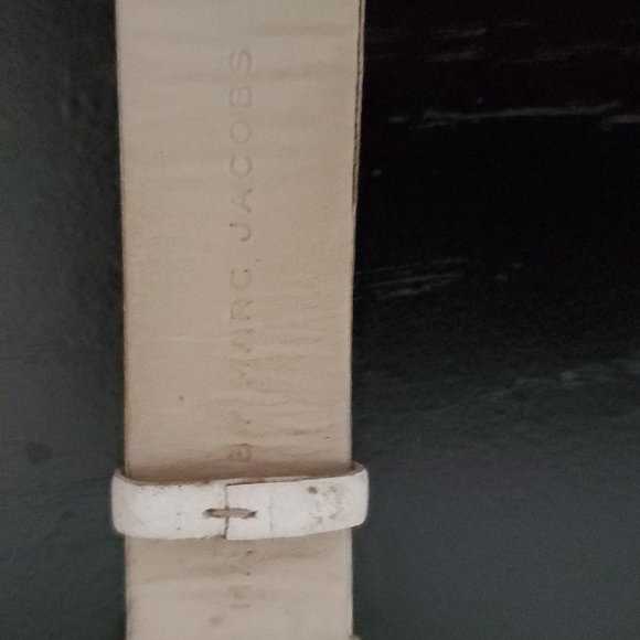 Auth White and Gold Marc by Marc Jacobs Watch - Picture 3 of 5